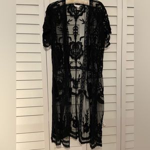 LC Lauren Conrad Black Lace Short Sleeve Kimono